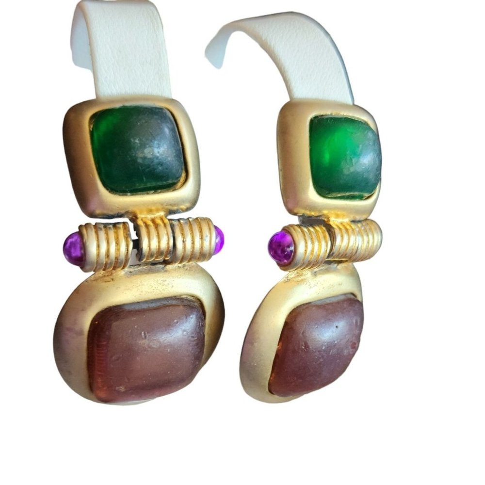 Vintage 80s Opaque Lucite & Matte Gold Clip Earrings (A4235)